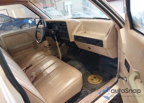 1987 Dodge Dakota z USA, uszkodzony, nr VIN 1B7GN14M1HS486188